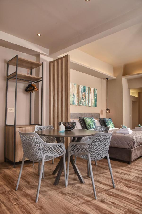 Wisdom Residence Luxury Apartments At Plaka Athens Exterior photo