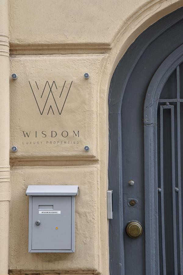 Wisdom Residence Luxury Apartments At Plaka Athens Exterior photo