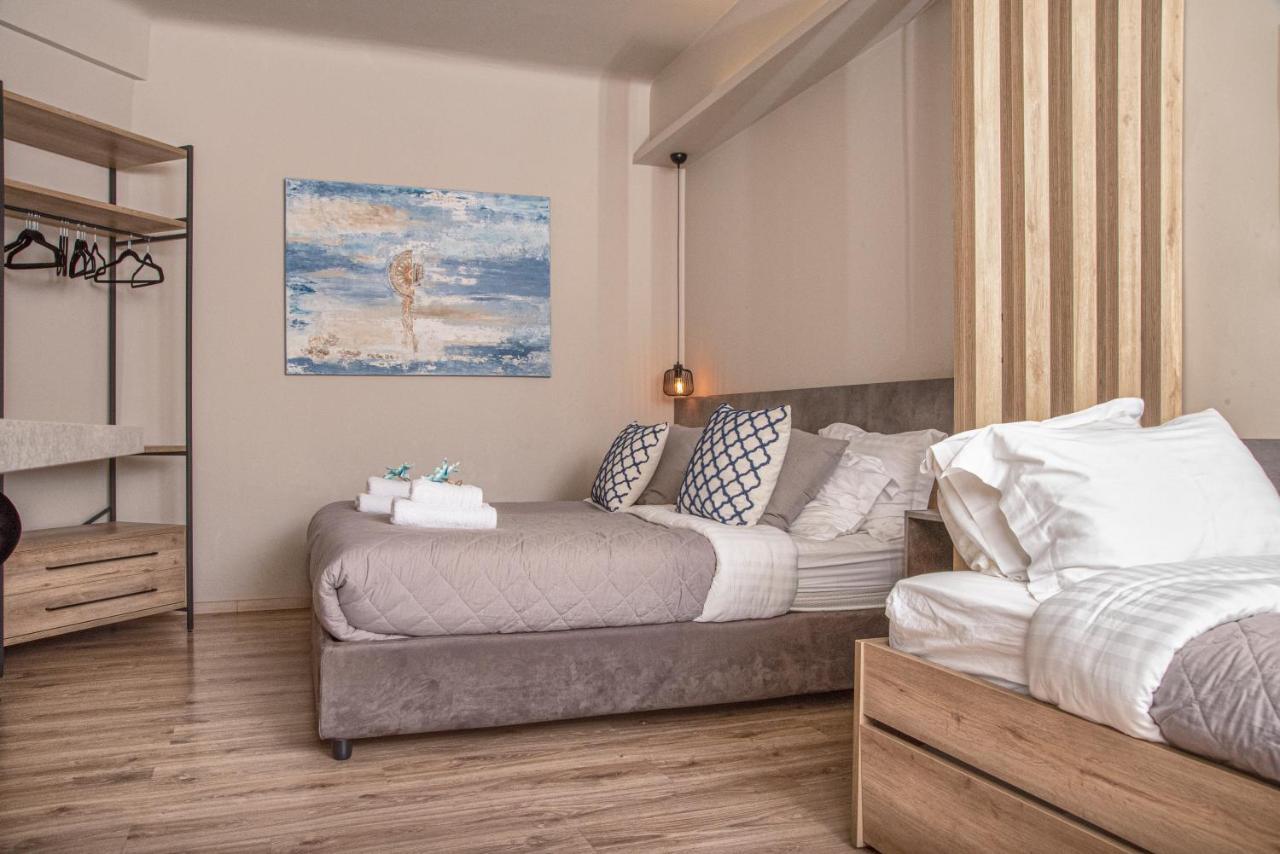 Wisdom Residence Luxury Apartments At Plaka Athens Exterior photo